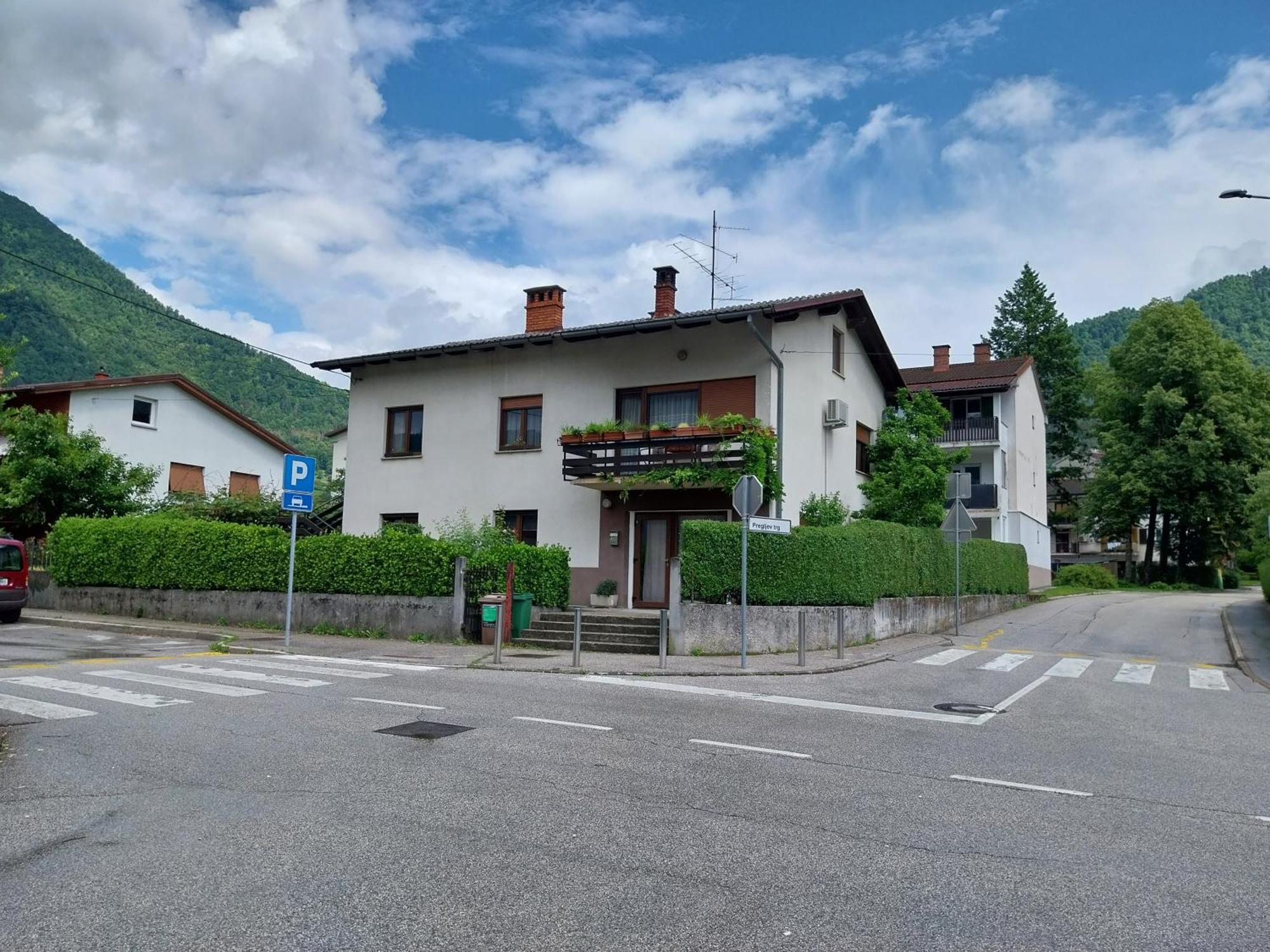 Gravitacija West Tolmin Bagian luar foto