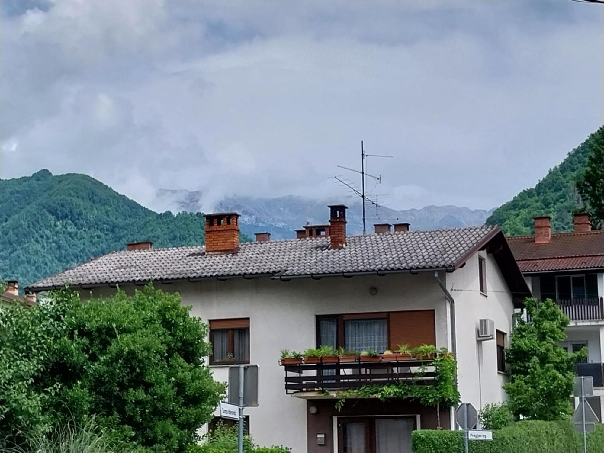 Gravitacija West Tolmin Bagian luar foto